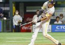 Baseball: Yanagita slam leads Hawks into final stage showdown